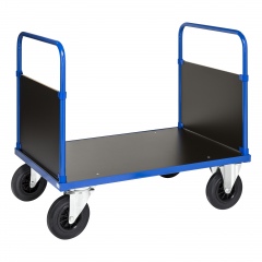 Kongamek Plattformwagen in blau 1000x700x900mm mit MDF-Platte und 2 Seitenwänden mit Gummibereifung und Bremse