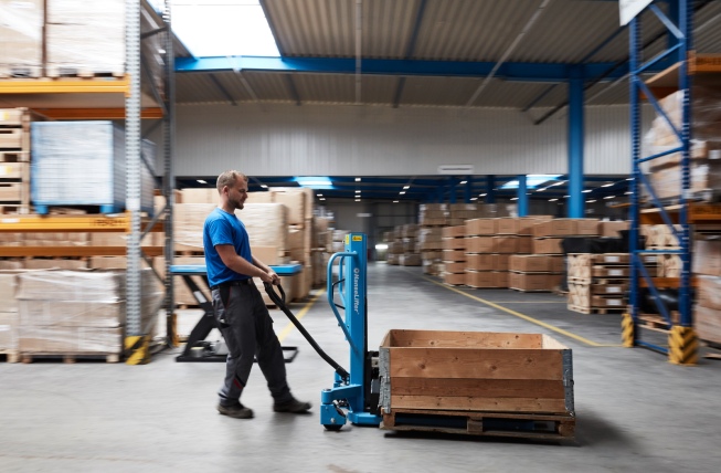 Hanselifter Hochhubwagen PHK0809 mit Kippfunktion Hubhöhe 900mm Tragkraft 800kg