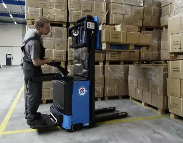 Hanselifter Deichselstapler E-15FH mit Freihub Hubhöhe bis 4600mm Tragkraft 1500kg