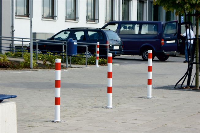Schake Absperrpfosten herausnehmbar aus Stahlrohr Ø76x2,9mm mit Stahlkappe 900mm Überflur