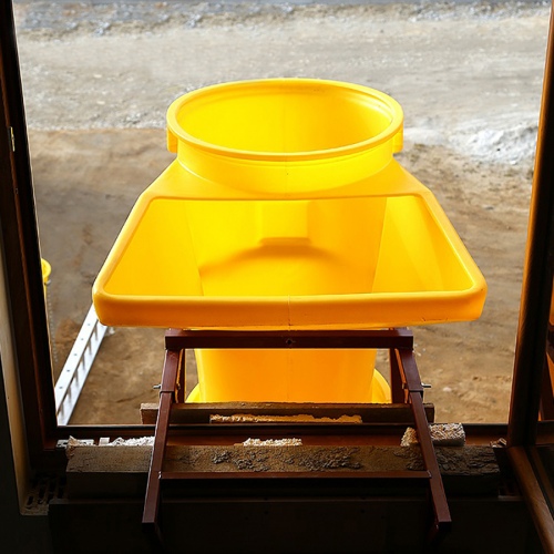 Schuttrutschen-Set gelb mit Trichter, Halterung und 25 Rohren bis 5,5mm Wandstärke 26m